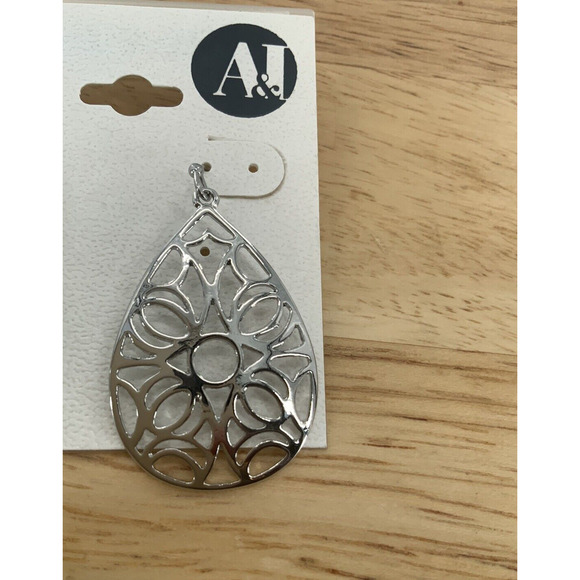 A&I Silver Tone Floral Teardrop Oval Fashion Statement Earrings NEW - Picture 6 of 8